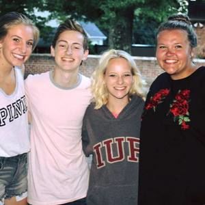 Meet your Posher, Sam